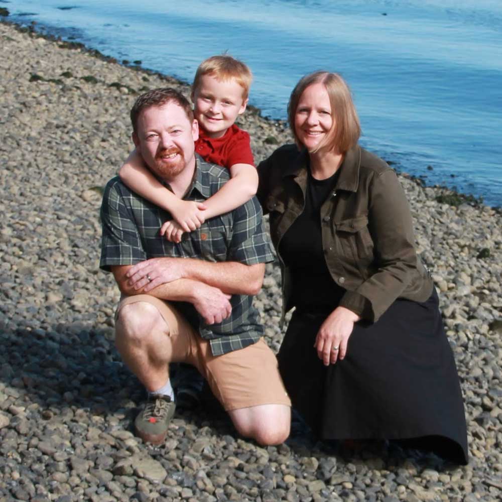 Family-photo-square-beach